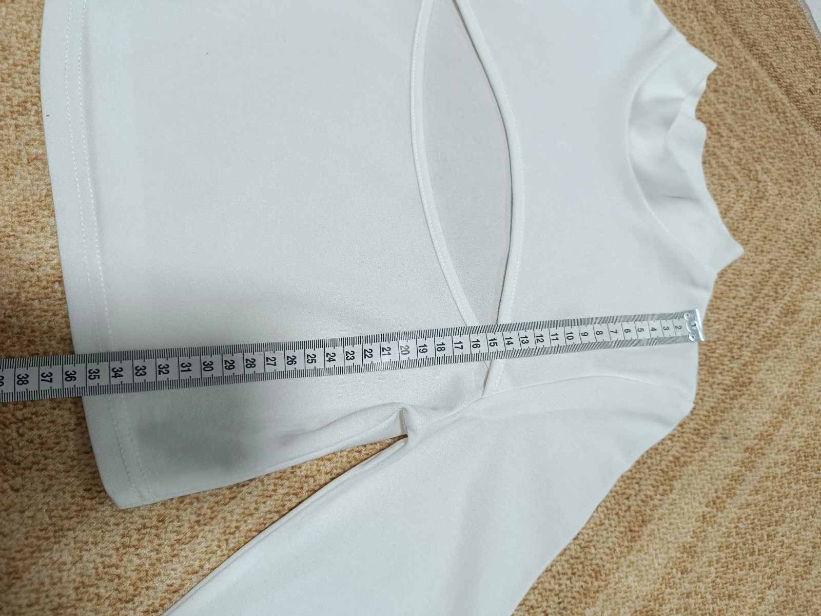 Blusa feminina branca com mangas acampanadas. Blouse femme – photo 5